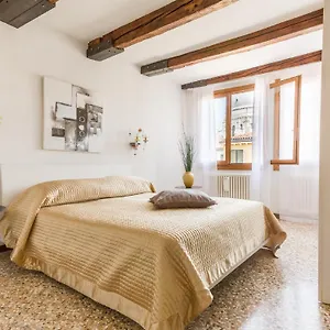 accademia-charm-apartments-by-wonderful-italy.hotelslidodijesolo.com/